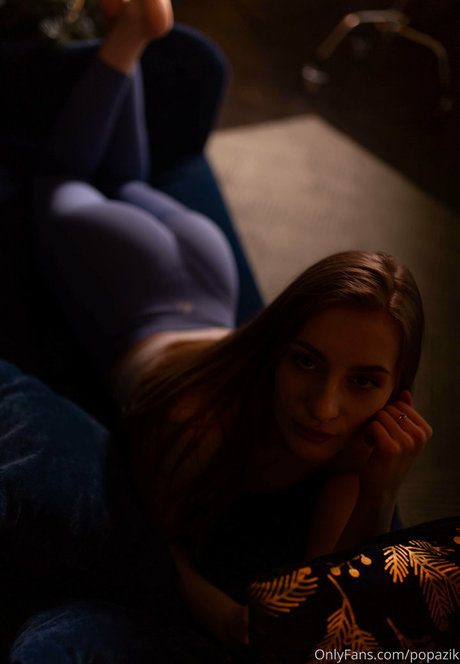 Naakte gelekte OnlyFans-foto van Popazik