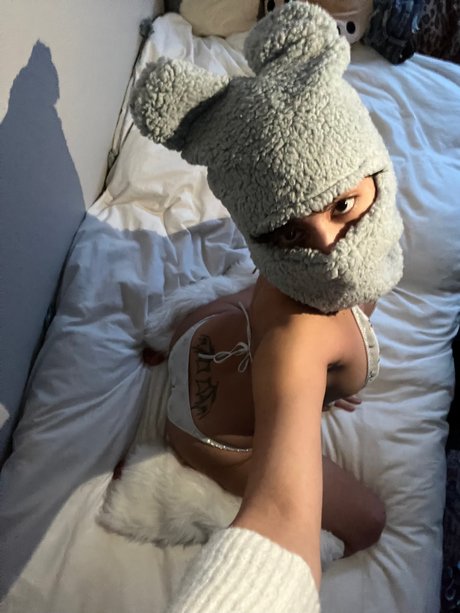 Naakte gelekte OnlyFans-foto van Digital Girl