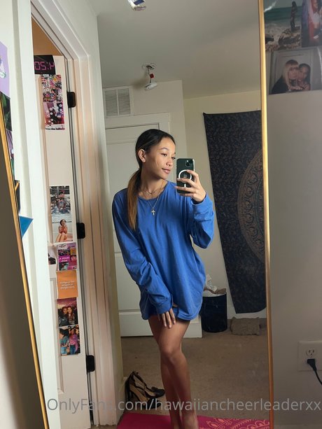 Hawaiian Cheerleader