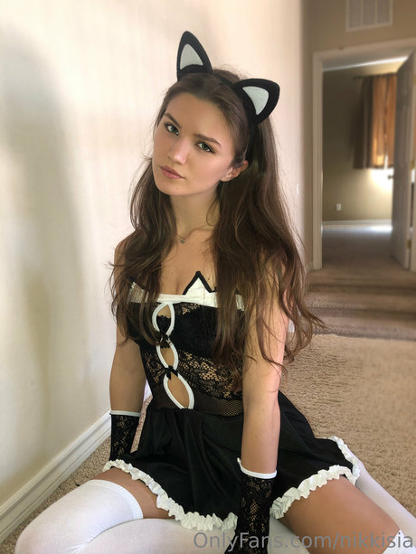 Naakte gelekte OnlyFans-foto van Nikki Sia