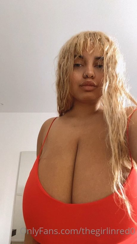 Naakte gelekte OnlyFans-foto van Laya