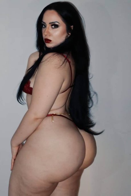 Naakte gelekte OnlyFans-foto van Anja Dee