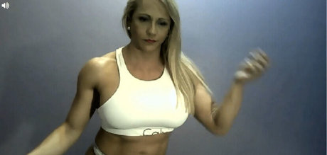 Naakte gelekte OnlyFans-foto van Tish Shelton