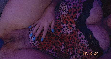 Naakte gelekte OnlyFans-foto van Fierceified