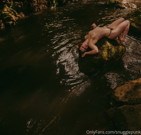 Naakte gelekte OnlyFans-foto van Snugglepunk