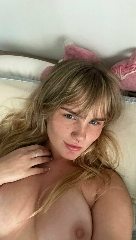 Naakte gelekte OnlyFans-foto van Natalie Knight