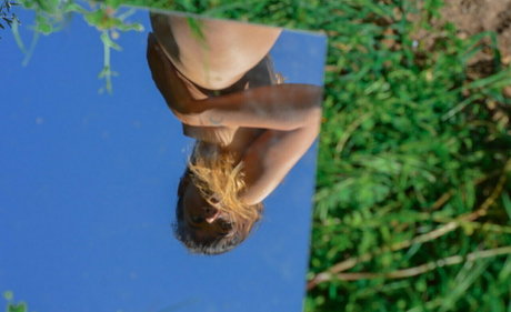 Naakte gelekte OnlyFans-foto van Thegarnetsoul