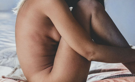 Naakte gelekte OnlyFans-foto van Thegarnetsoul