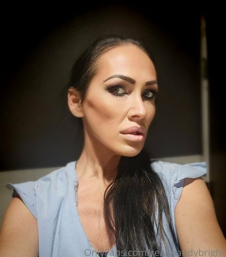 Naakte gelekte OnlyFans-foto van Realmandybright