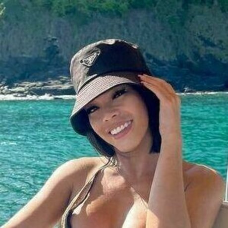 Naakte gelekte OnlyFans-foto van Givensomed
