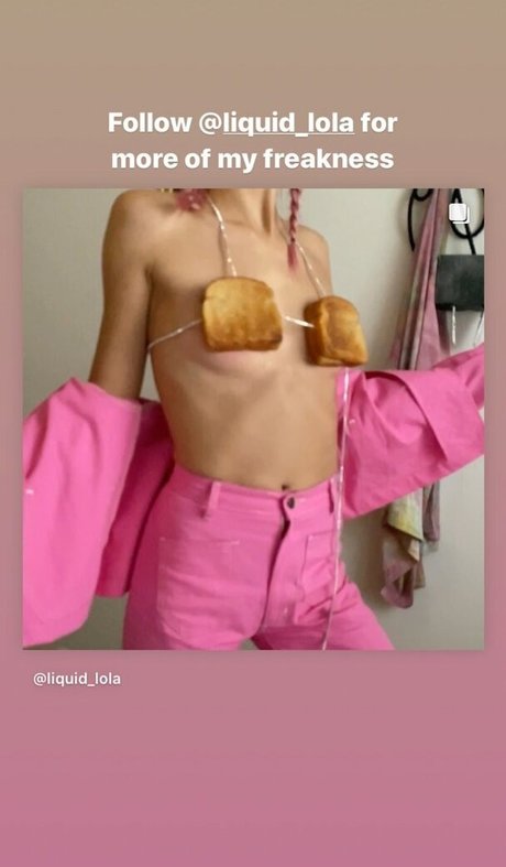 Naakte gelekte OnlyFans-foto van Lola Abbey