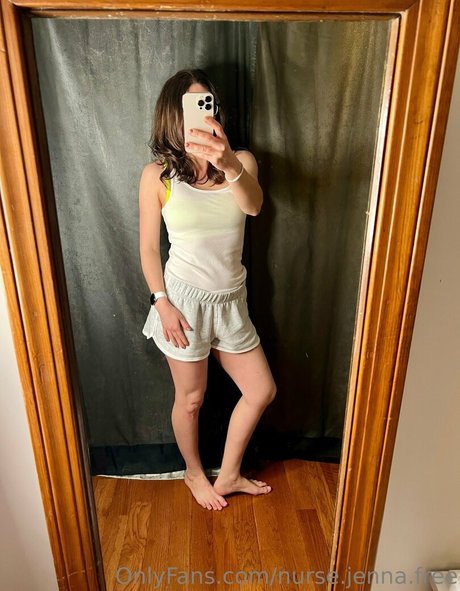 Naakte gelekte OnlyFans-foto van Nursejennafree