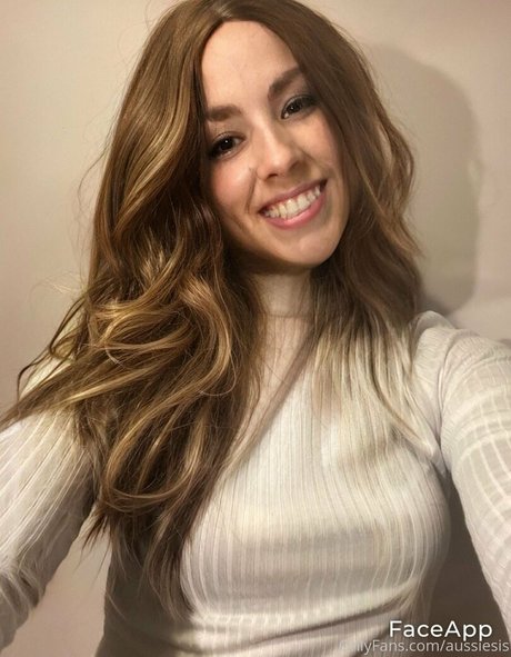 Naakte gelekte OnlyFans-foto van Aussiesis
