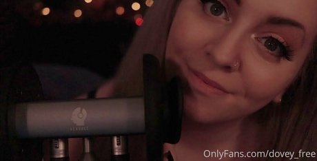 Naakte gelekte OnlyFans-foto van Doveyfree
