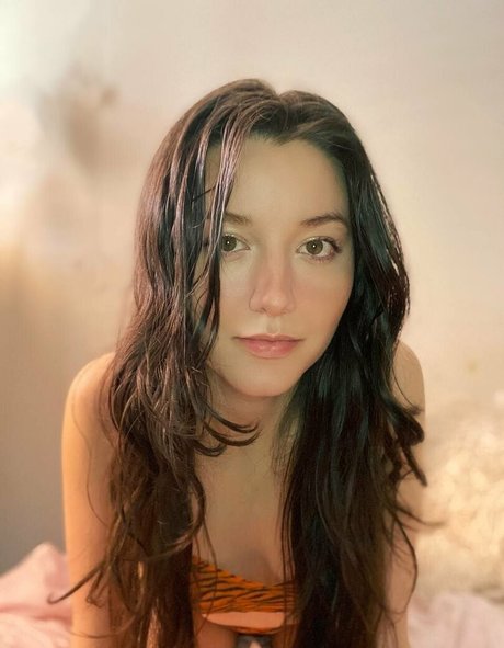 Naakte gelekte OnlyFans-foto van Lanaroze