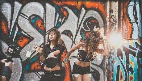 Naakte gelekte OnlyFans-foto van Krewella