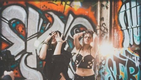 Naakte gelekte OnlyFans-foto van Krewella