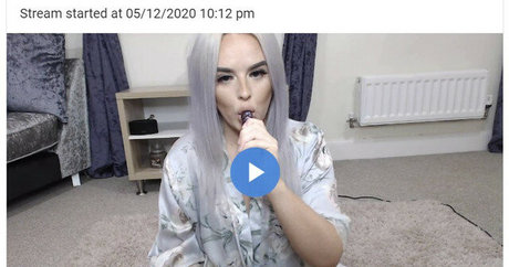 Naakte gelekte OnlyFans-foto van Emilyjones