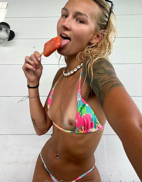 Naakte gelekte OnlyFans-foto van Joselyn Banks