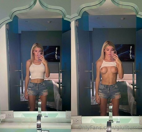 Naakte gelekte OnlyFans-foto van Giuliturns
