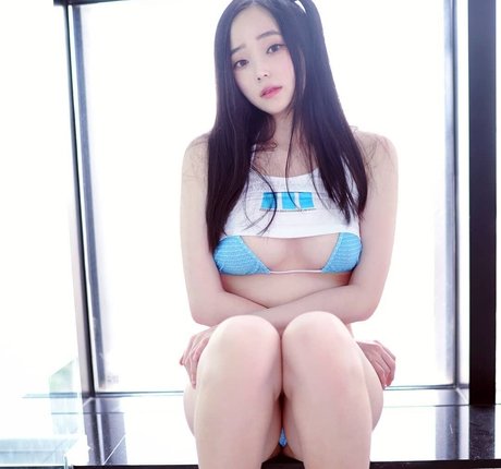 Naakte gelekte OnlyFans-foto van Bambijesuis