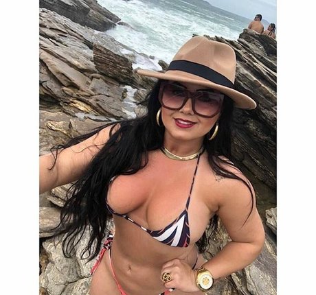 Naakte gelekte OnlyFans-foto van Telminha Avila