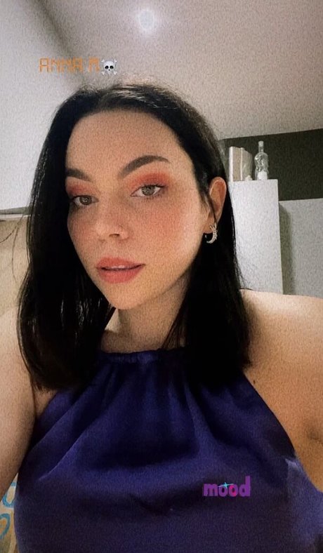 Naakte gelekte OnlyFans-foto van Anna Mungenast