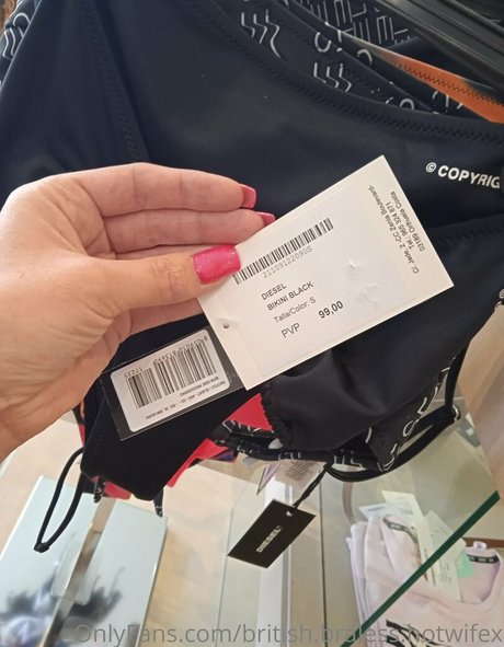 British.braless.hotwifex