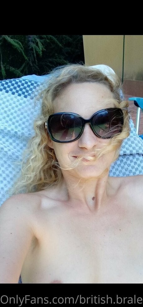 British.braless.hotwifex