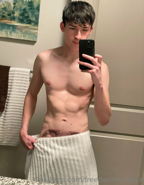 Naakte gelekte OnlyFans-foto van Freedevinholtxxx