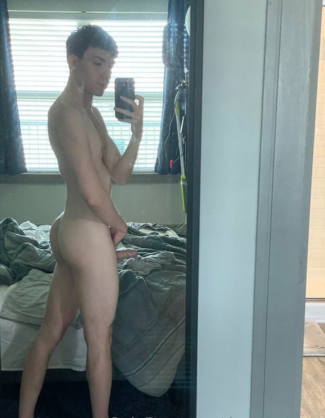 Naakte gelekte OnlyFans-foto van Devinholtxxx