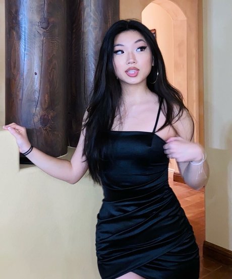 Naakte gelekte OnlyFans-foto van Maru Lee