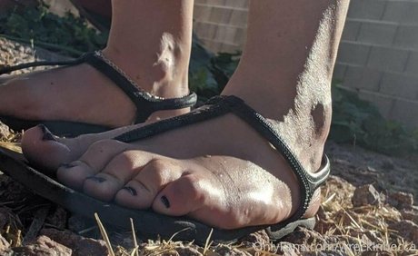 Naakte gelekte OnlyFans-foto van Wreckinbecca