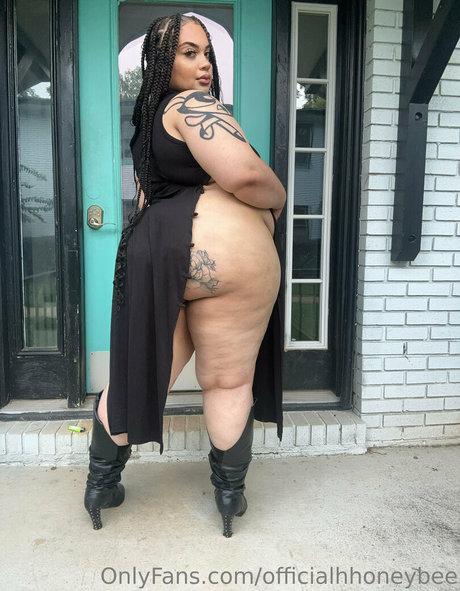 Naakte gelekte OnlyFans-foto van Officialhhoneybee