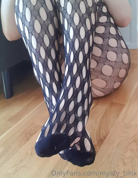 Naakte gelekte OnlyFans-foto van Mystybinx