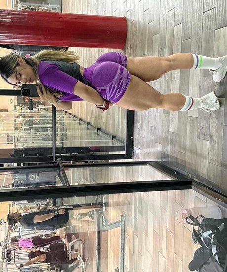 Naakte gelekte OnlyFans-foto van Paloma Eloisa