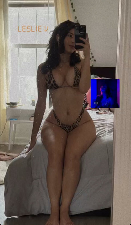 Naakte gelekte OnlyFans-foto van Leslievegaa