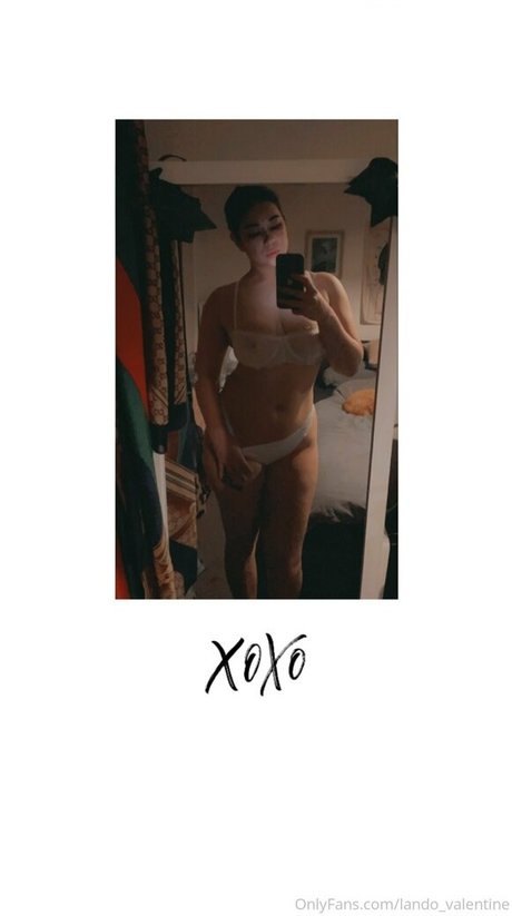 Naakte gelekte OnlyFans-foto van Landovalentine