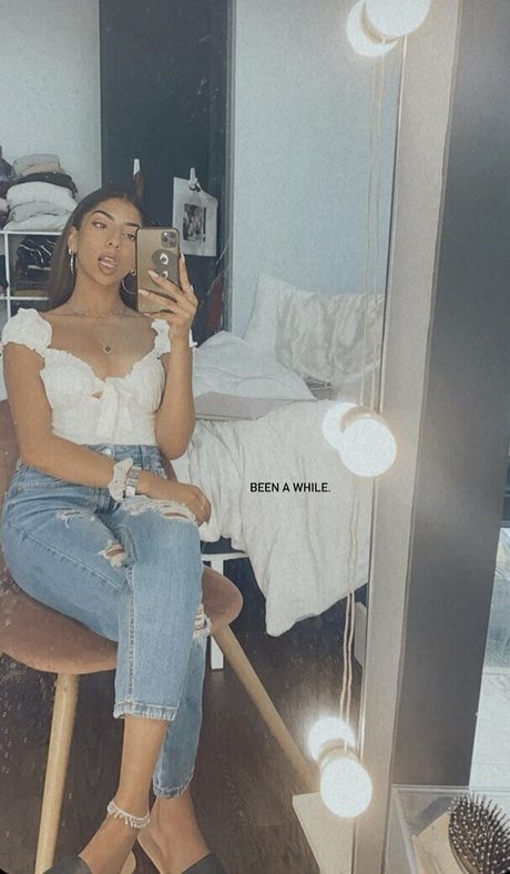 Naakte gelekte OnlyFans-foto van Iman Moosa