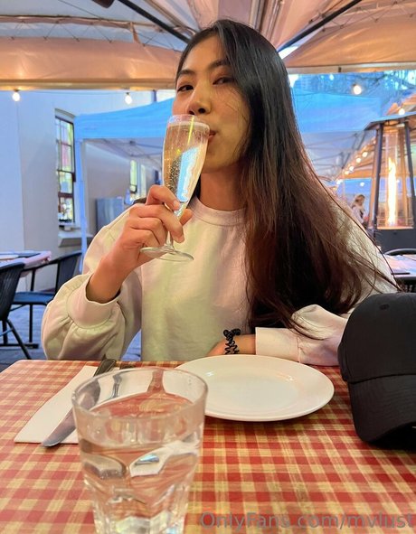 Naakte gelekte OnlyFans-foto van Mvlust