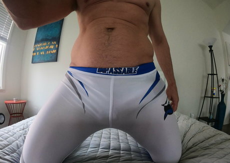 Naakte gelekte OnlyFans-foto van Mickbluexxx