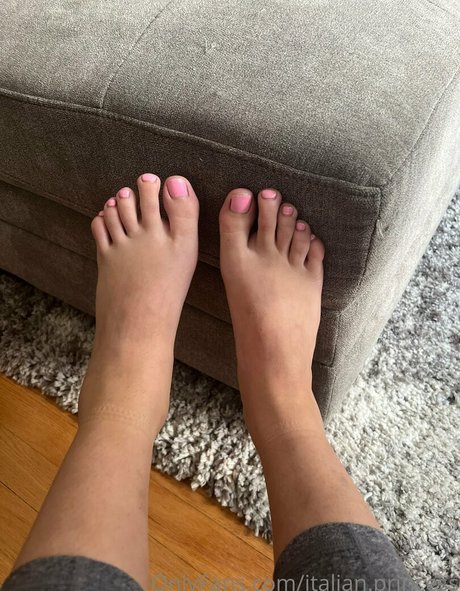 Naakte gelekte OnlyFans-foto van Italianprincess