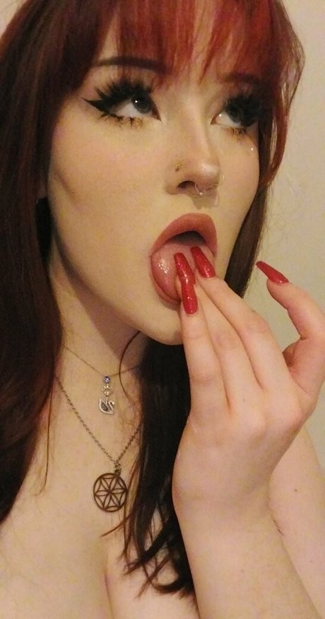 Naakte gelekte OnlyFans-foto van Urlilsuccubus