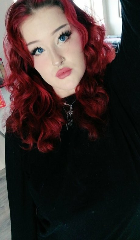 Naakte gelekte OnlyFans-foto van Urlilsuccubus
