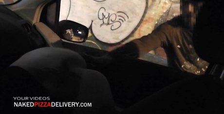 Naakte gelekte OnlyFans-foto van Nakedpizzadelivery