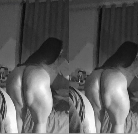 Naakte gelekte OnlyFans-foto van Guohui