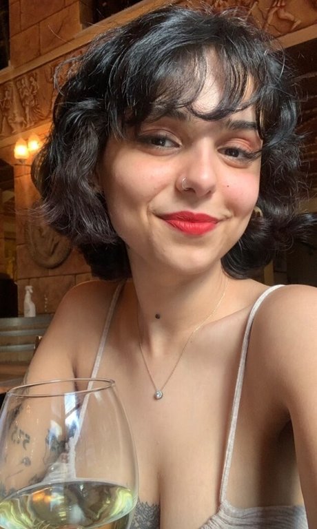 Naakte gelekte OnlyFans-foto van Ciciguner