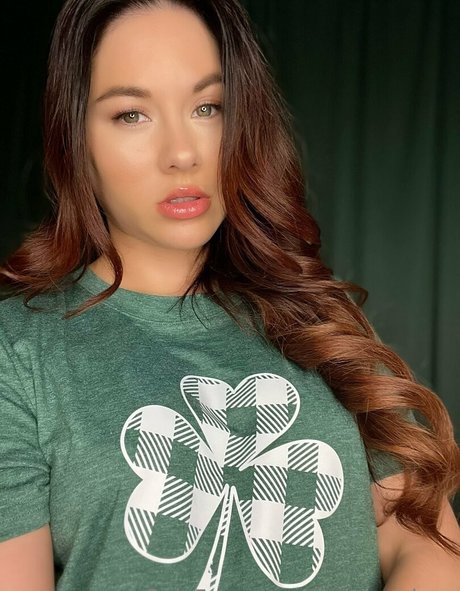 Naakte gelekte OnlyFans-foto van Shylajennings