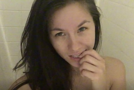 Naakte gelekte OnlyFans-foto van Shylajennings