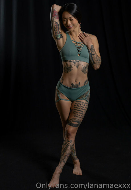 Naakte gelekte OnlyFans-foto van Lana Mae
